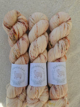 Load image into Gallery viewer, Polvo - Silky BFL Lace
