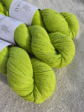 Cargar imagen en el visor de la galería, Chartreuse - SILVA

