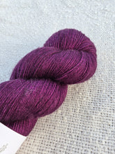 Cargar imagen en el visor de la galería, Aubergine Ink - Silky ME
