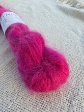 Cargar imagen en el visor de la galería, Alô Virginia - Silky Mohair
