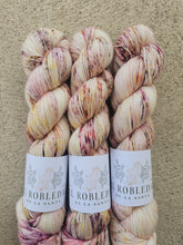 Load image into Gallery viewer, Fig Dust - Silky BFL

