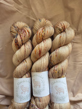 Load image into Gallery viewer, Entre Patios - Silky BFL Lace
