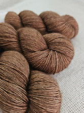 Load image into Gallery viewer, Fawn - Single Yak
