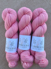 Cargar imagen en el visor de la galería, Blush - Sock Twist
