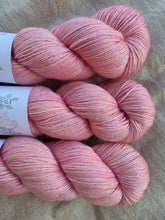 Cargar imagen en el visor de la galería, Blush - Silky BFL

