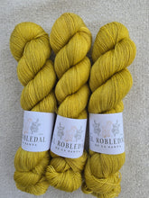 Cargar imagen en el visor de la galería, Lucky Dip - Silky BFL Lace
