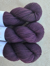 Cargar imagen en el visor de la galería, Dying For You - Sock Twist
