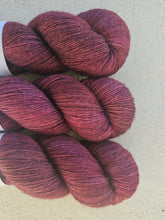 Cargar imagen en el visor de la galería, Tempranillo - Silky ME Sock
