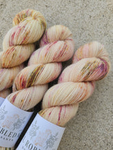 Cargar imagen en el visor de la galería, Another Love - British Wool
