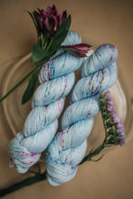 Load image into Gallery viewer, Madrid, en Azul.  -  Silky ME
