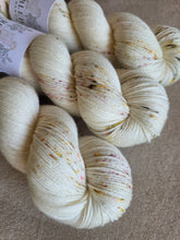 Charger l'image dans la galerie, Easily Broken - Silky ME Sock

