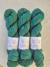Load image into Gallery viewer, Foglie D&#39;autunno - BFL Sock DK
