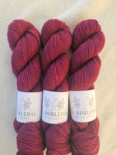 Load image into Gallery viewer, Plum Daddy - BFL Sock DK
