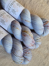 Laden Sie das Bild in den Galerie-Viewer, Ugly Cry - Sock Twist
