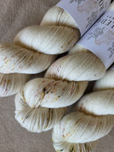 Charger l'image dans la galerie, Easily Broken - Silky ME Sock
