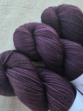 Cargar imagen en el visor de la galería, Dying For You - Sock Twist
