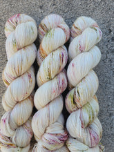 Cargar imagen en el visor de la galería, Another Love - Silky BFL Lace
