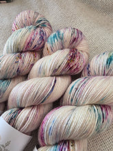 Load image into Gallery viewer, Poppy II - Silky BFL
