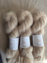 Load image into Gallery viewer, Barefoot - Fluffy DK
