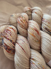 Load image into Gallery viewer, Entre Patios - Silky BFL Lace
