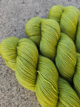 Load image into Gallery viewer, Fistik - Silky BFL Lace
