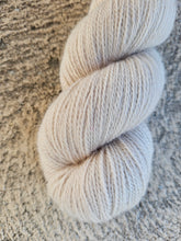 Cargar imagen en el visor de la galería, Barefoot - British Wool
