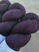 Cargar imagen en el visor de la galería, Dying For You - Sock Twist
