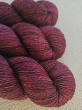 Cargar imagen en el visor de la galería, Tempranillo - Silky ME Sock
