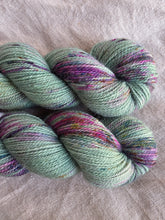Laden Sie das Bild in den Galerie-Viewer, OOAK - British Wool
