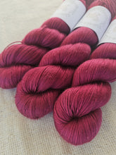 Cargar imagen en el visor de la galería, Mrs Plum - Mulberry
