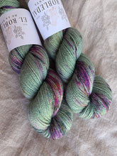 Laden Sie das Bild in den Galerie-Viewer, OOAK - British Wool
