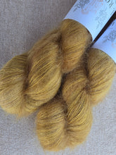 Cargar imagen en el visor de la galería, Mida - Silky Mohair
