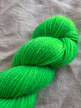 Laden Sie das Bild in den Galerie-Viewer, Lucky Dip - British Wool
