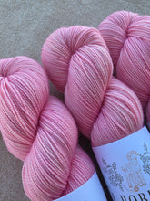 Cargar imagen en el visor de la galería, Blush - Sock Twist
