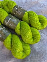 Load image into Gallery viewer, Chartreuse - Moherino

