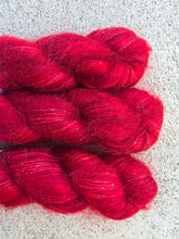 Load image into Gallery viewer, Rojo de Feria - Disco Mohair
