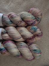 Load image into Gallery viewer, Poppy II - Silky BFL

