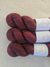 Cargar imagen en el visor de la galería, Tempranillo - Silky ME Sock
