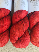 Load image into Gallery viewer, Rojo de Feria - Silky ME
