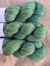 Cargar imagen en el visor de la galería, Matcha Mood - Silky BFL Lace
