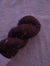 Cargar imagen en el visor de la galería, Chocolate Bear - Tweed ME
