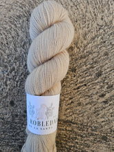 Cargar imagen en el visor de la galería, Barefoot - British Wool
