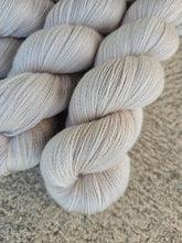 Load image into Gallery viewer, Barefoot - Silky BFL Lace
