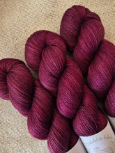 Cargar imagen en el visor de la galería, Tempranillo - Silky BFL Lace
