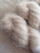 Load image into Gallery viewer, Barefoot - Fluffy DK
