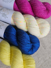 Cargar imagen en el visor de la galería, Mystery Musikal Westknits KIT 13
