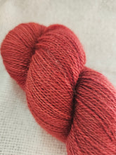 Load image into Gallery viewer, Barro Rojo - British Wool
