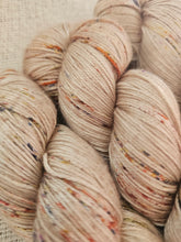 Load image into Gallery viewer, Entre Patios - Mulberry
