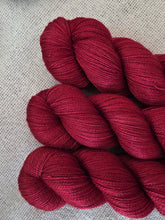 Cargar imagen en el visor de la galería, Chilli - Silky BFL Lace
